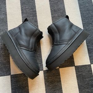 Black womens platform zipup neumal Uggs
